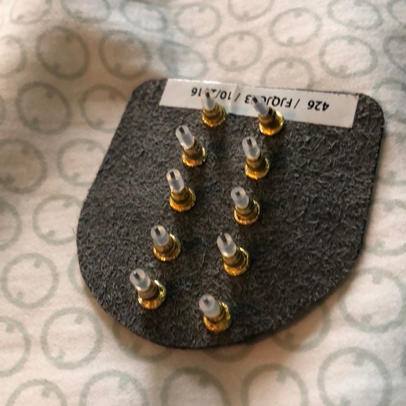 Multiple H&M earrings - Picture 3 of 3